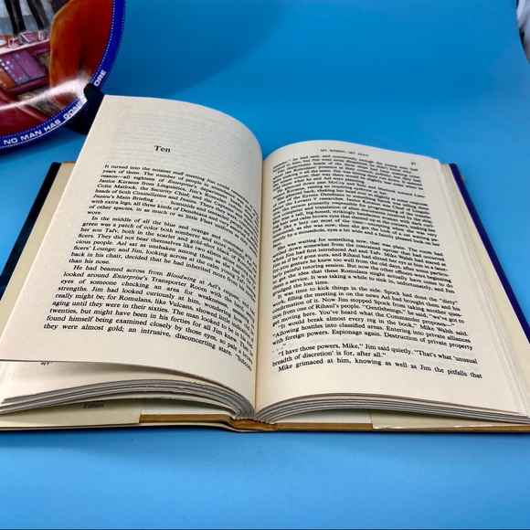 Vintage Star Trek Memorabilia Plate & Book Collectible - Picture 6 of 16